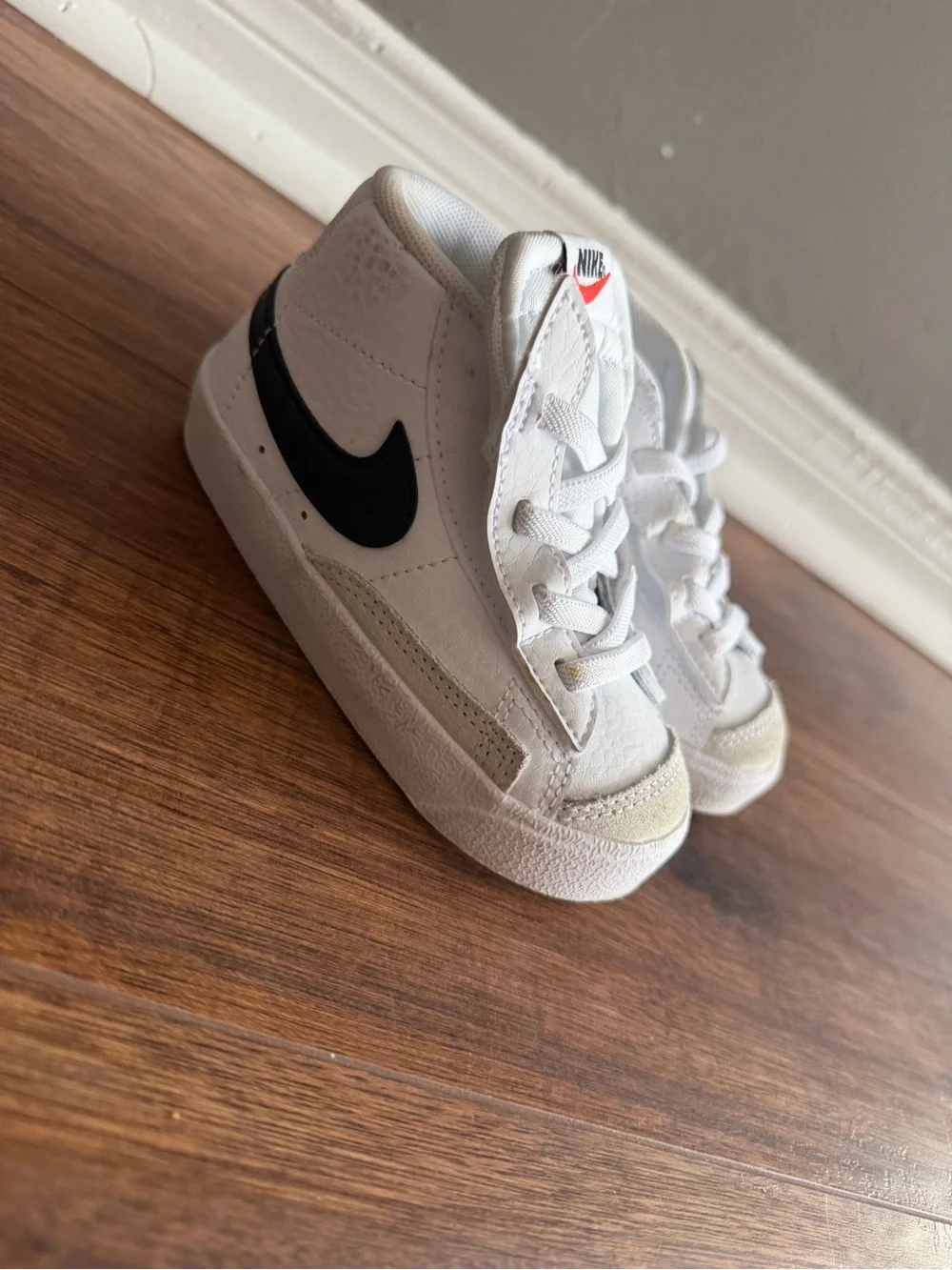 Toddler 6C AirForce - 7C Nike Hightop - 5/6 Swim Shoe - Picture 3 of 7